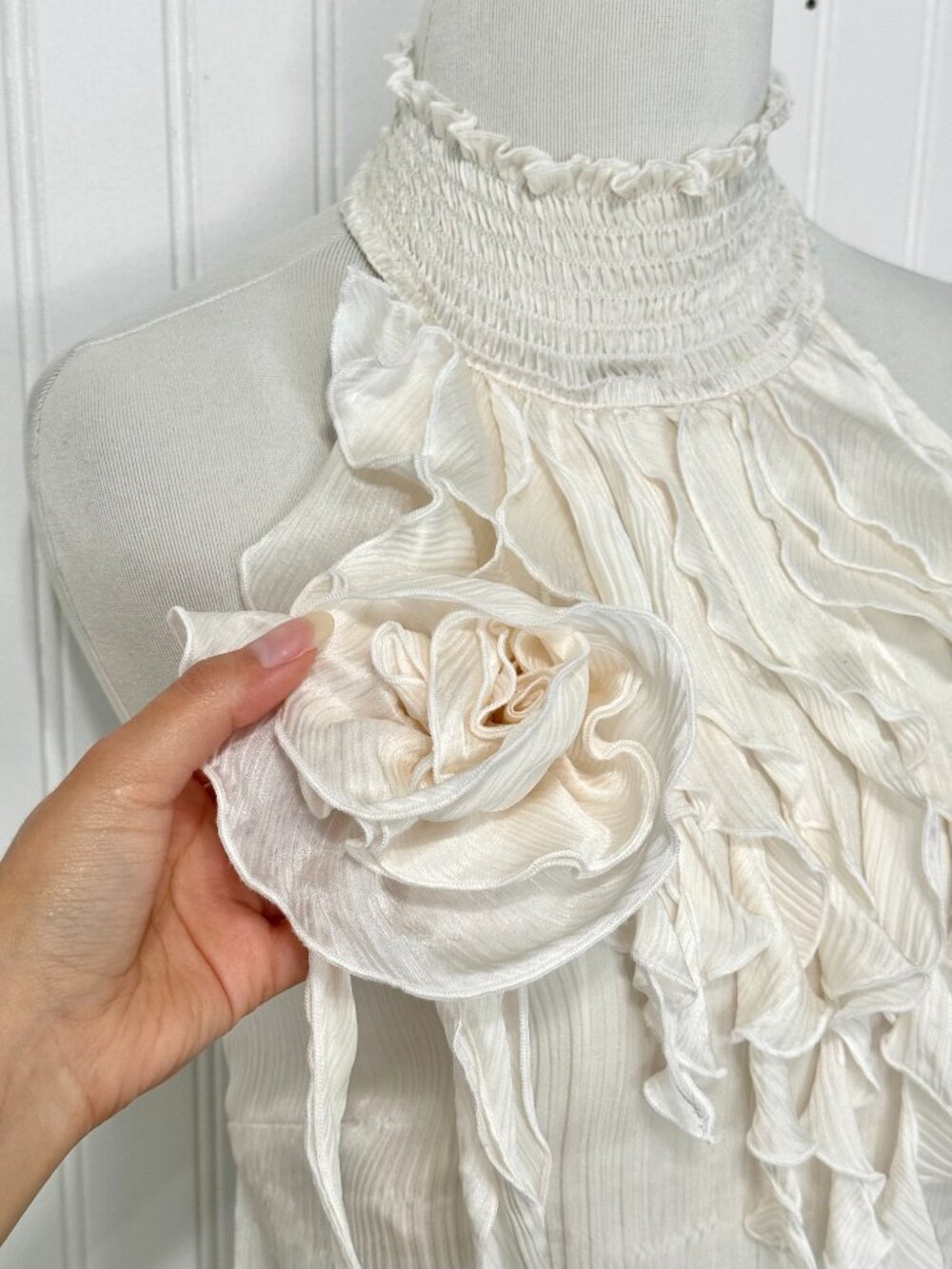 Y2K Bebe Ivory Silk Halter Top Ruffle Rosette XS - Picture 4 of 16